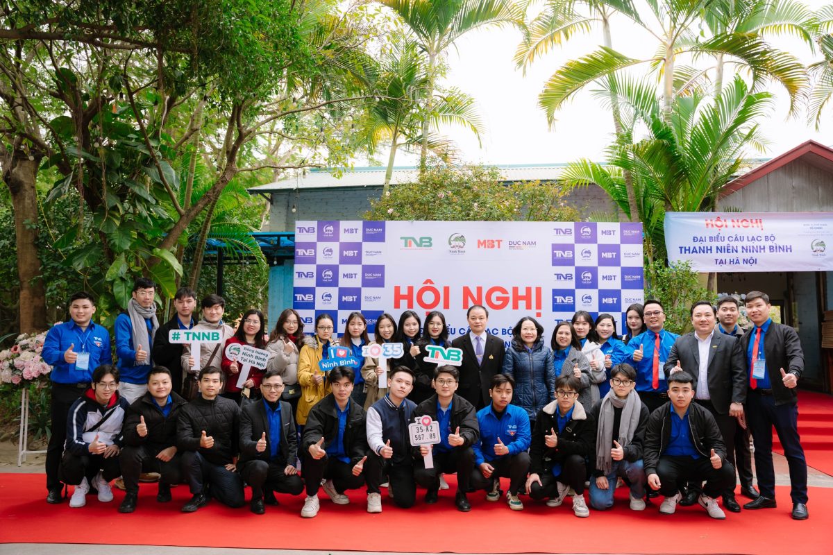 Các đại biểu về dự hội nghị