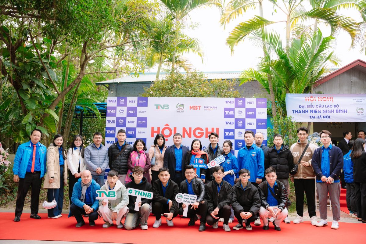 Các đại biểu về dự hội nghị