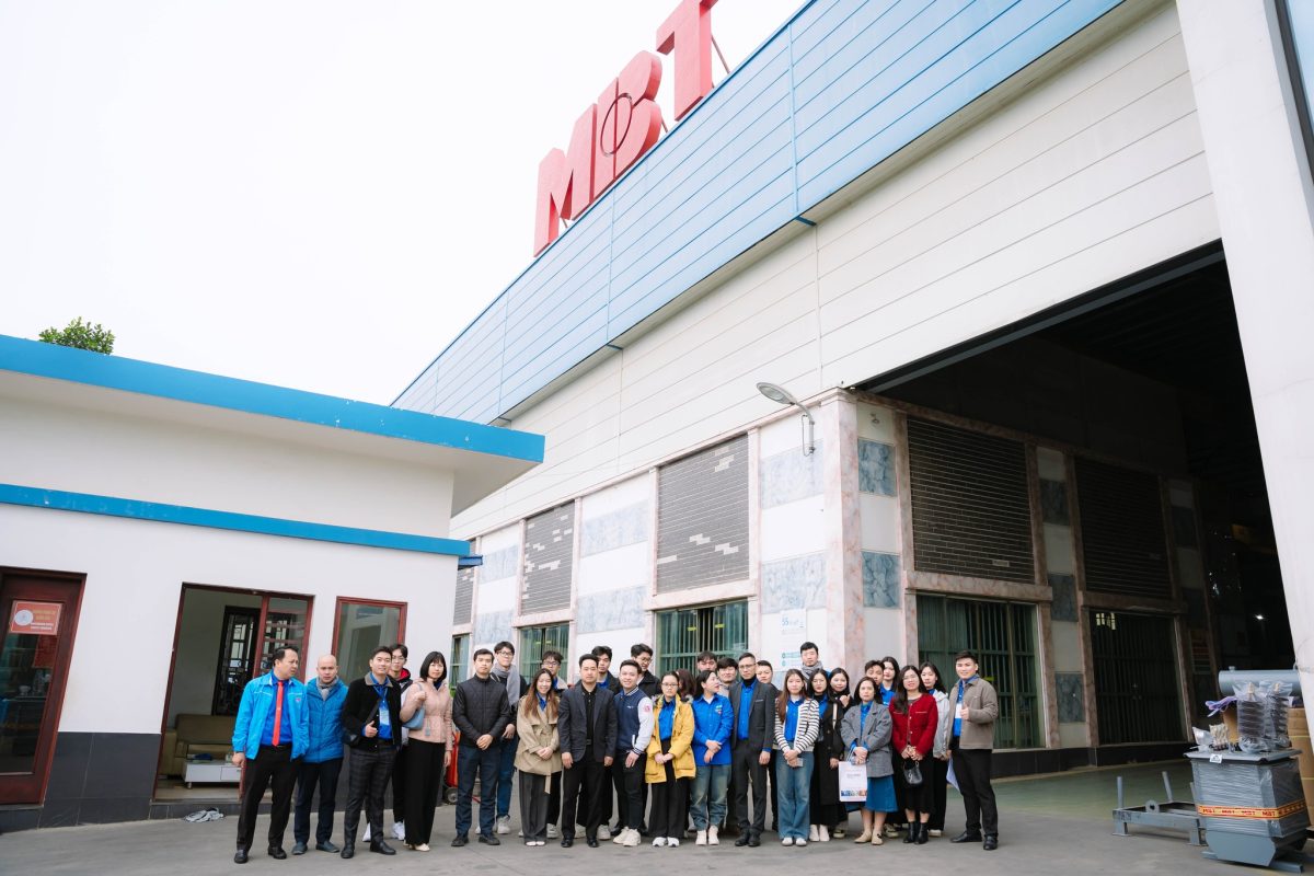 Hình ảnh tham quan doanh nghiệp Thiết bị điện MBT