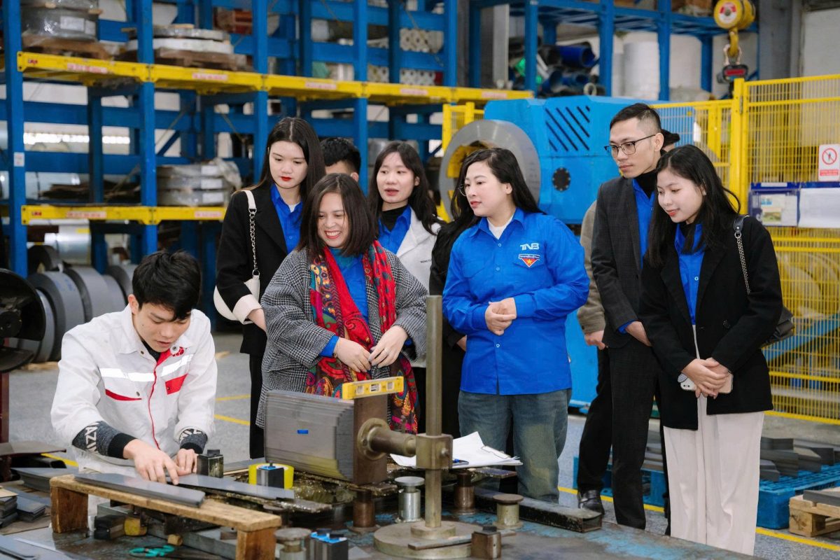 (CLB Thanh niên Ninh Bình tham quan học hỏi doanh nghiệp quê hương Ninh Bình)